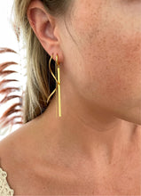 Afbeelding in Gallery-weergave laden, Chújú Gold Earrings
