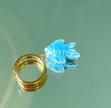 Afbeelding in Gallery-weergave laden, Colorful fish earring
