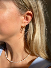 Afbeelding in Gallery-weergave laden, Pearls earring
